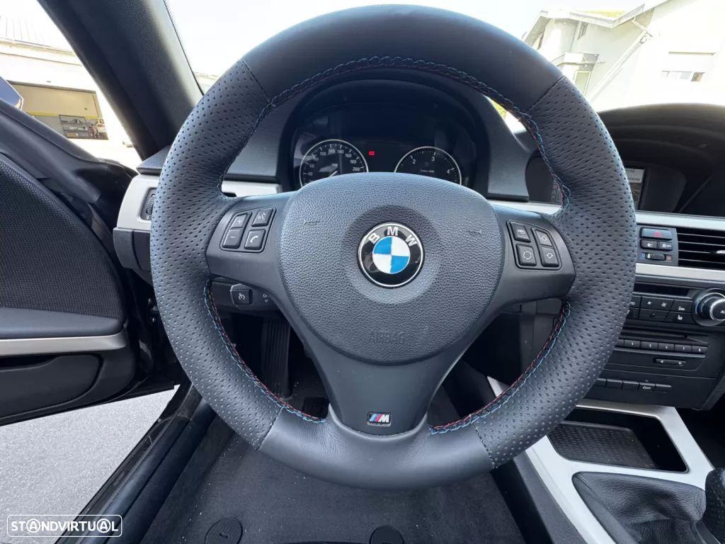 BMW 320 d Coupe Edição M - 27