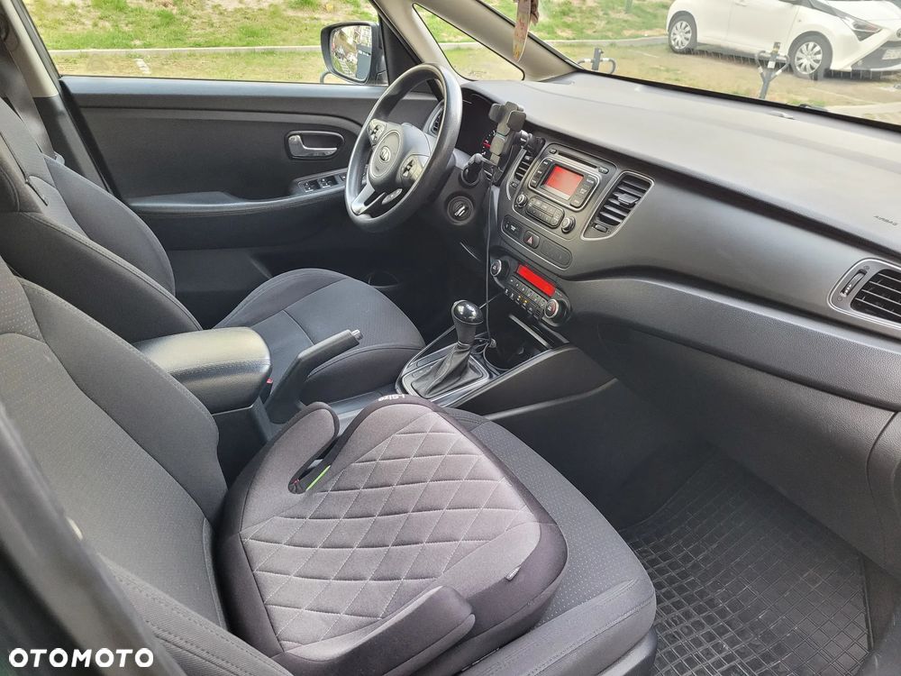 Kia Carens 1.7 CRDi M 7os - 9