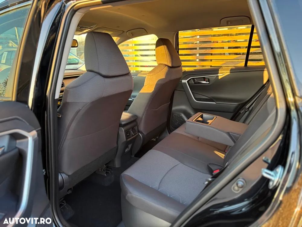Toyota RAV4 - 12