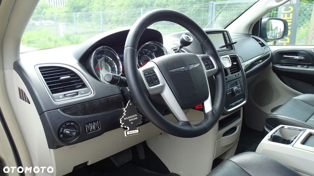 Chrysler Town & Country 3.6 Limited - 5