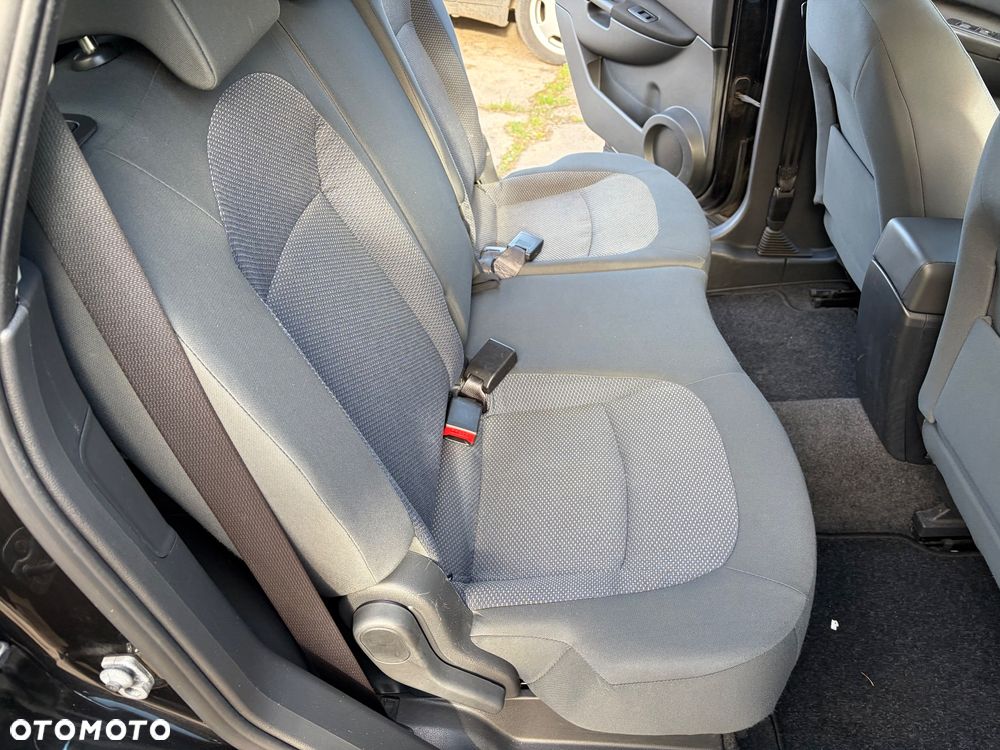 Nissan Qashqai+2 - 23