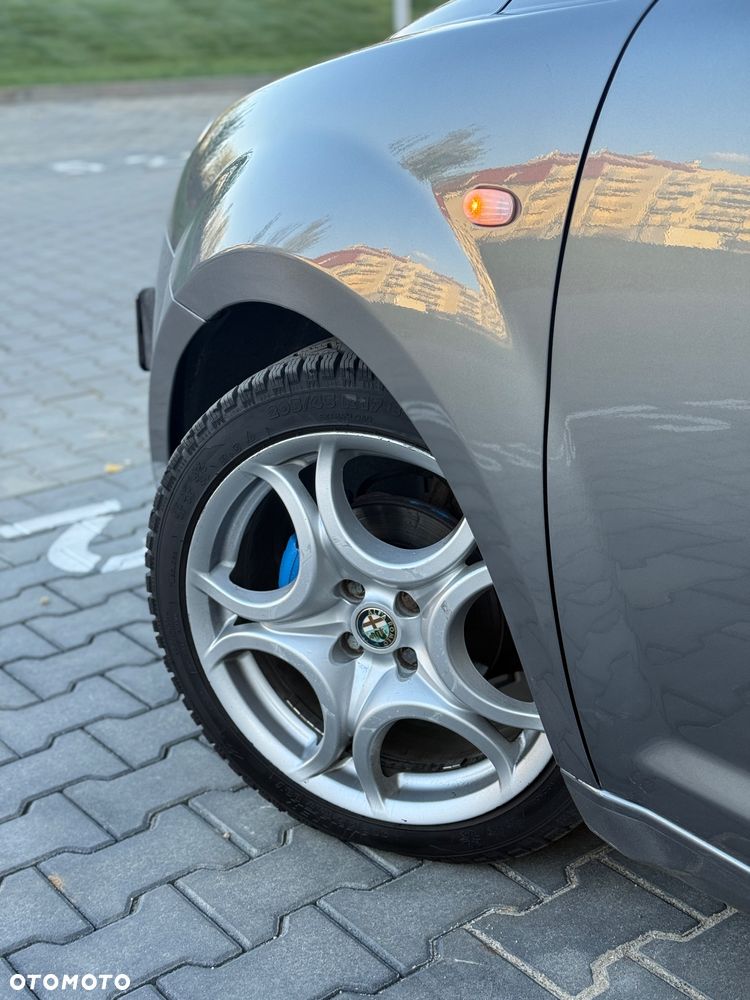 Alfa Romeo Mito - 10