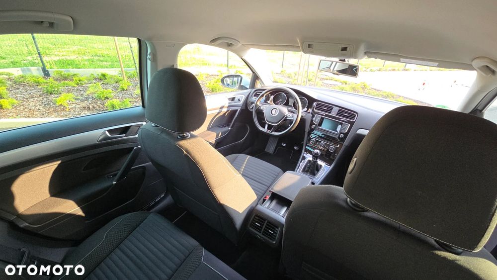 Volkswagen Golf - 18