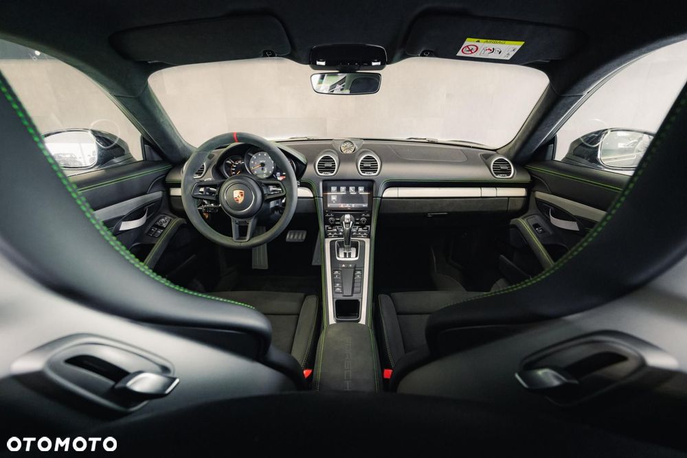 Porsche 718 Cayman GPF GT4 PDK - 11