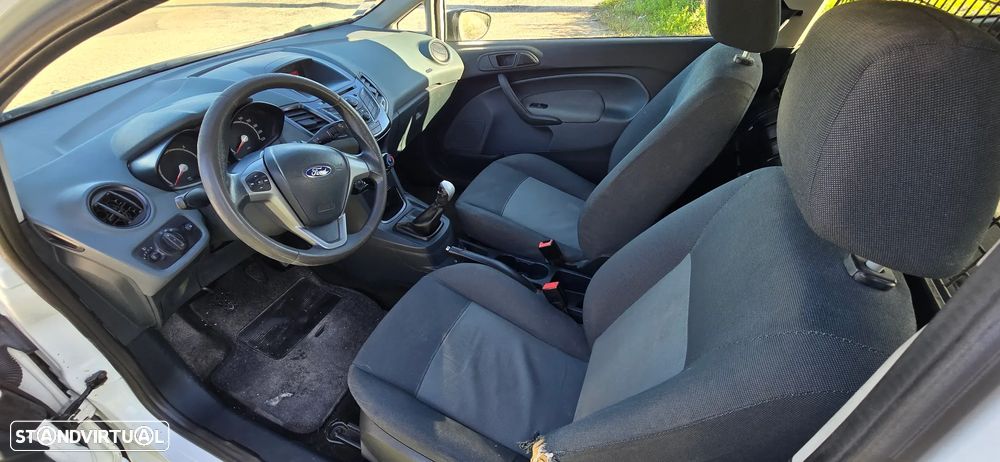 Ford Fiesta - 9