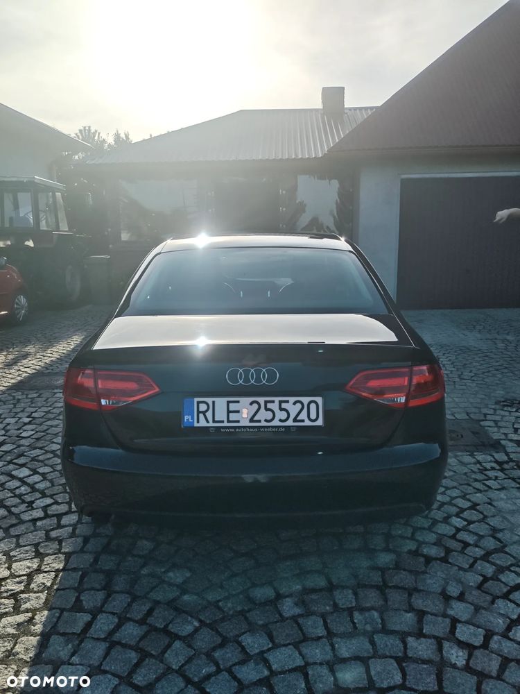 Audi A4 Limousine - 4