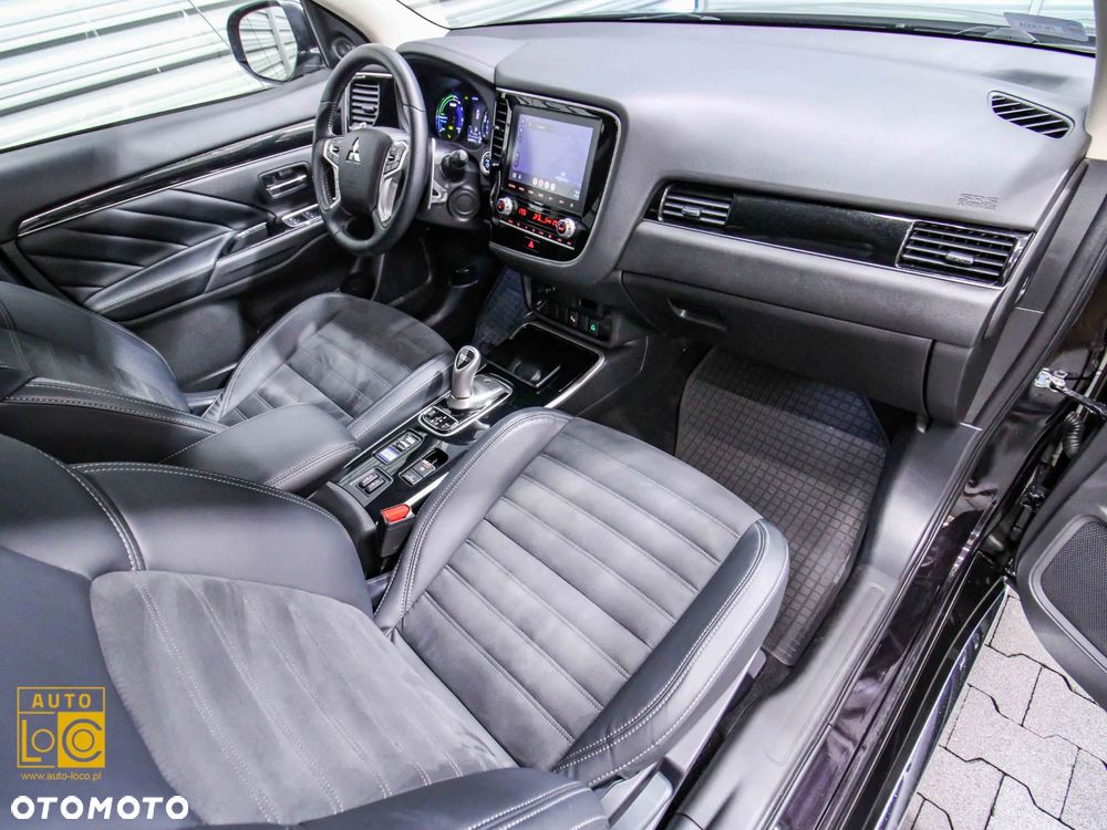Mitsubishi Outlander PHEV Intense + - 9