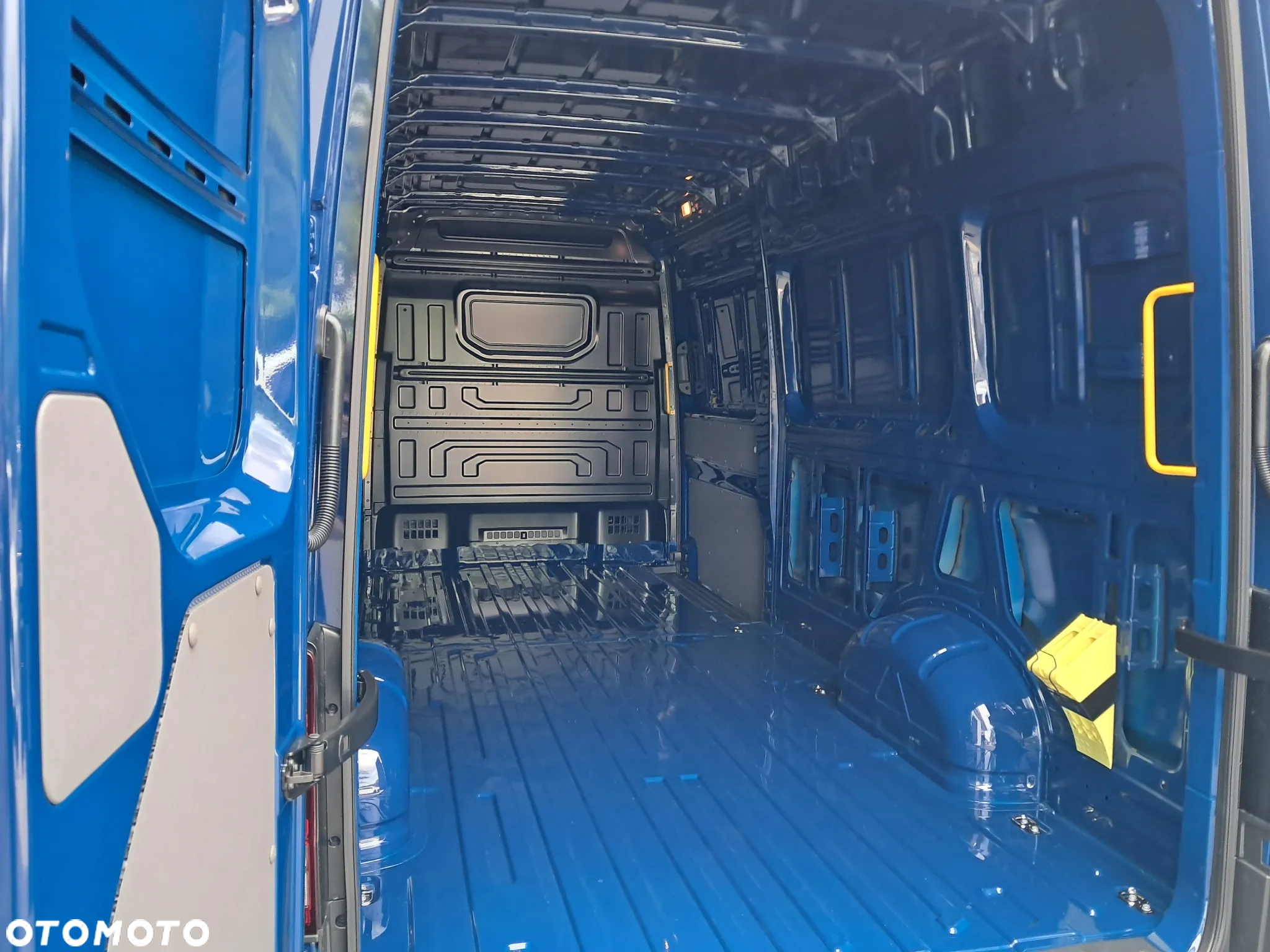 Volkswagen Crafter - 12
