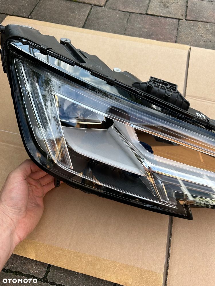 Audi A4 B9 lampa prawy przód 8W094103 full led - 7