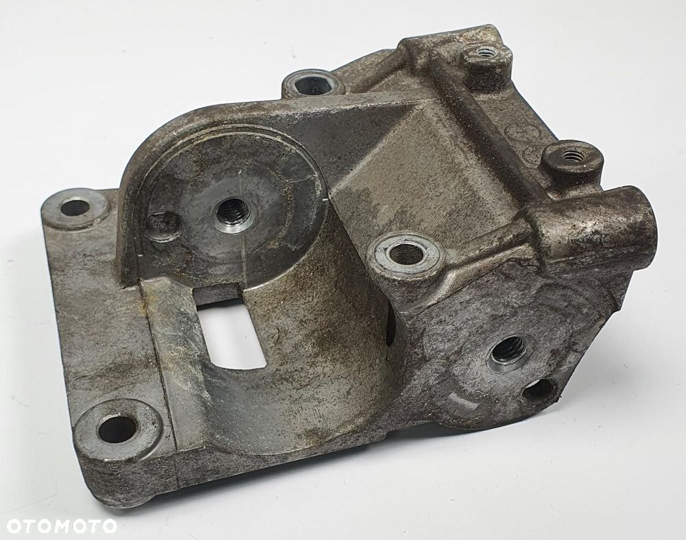 ŁAPA SPRĘŻARKI KLIMATYZACJI VOLVO V50 2.4 B 8692808 - 2