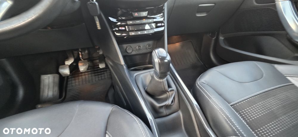 Peugeot 2008 1.2 VTi Allure - 16