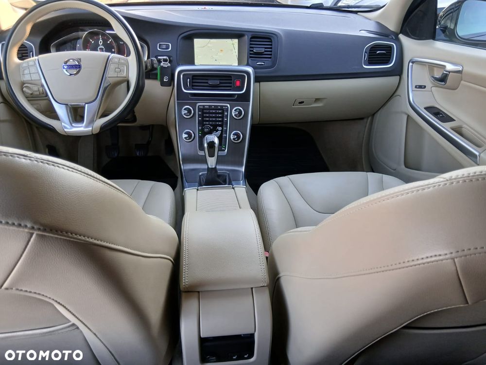 Volvo V60 Cross Country D3 Summum - 32