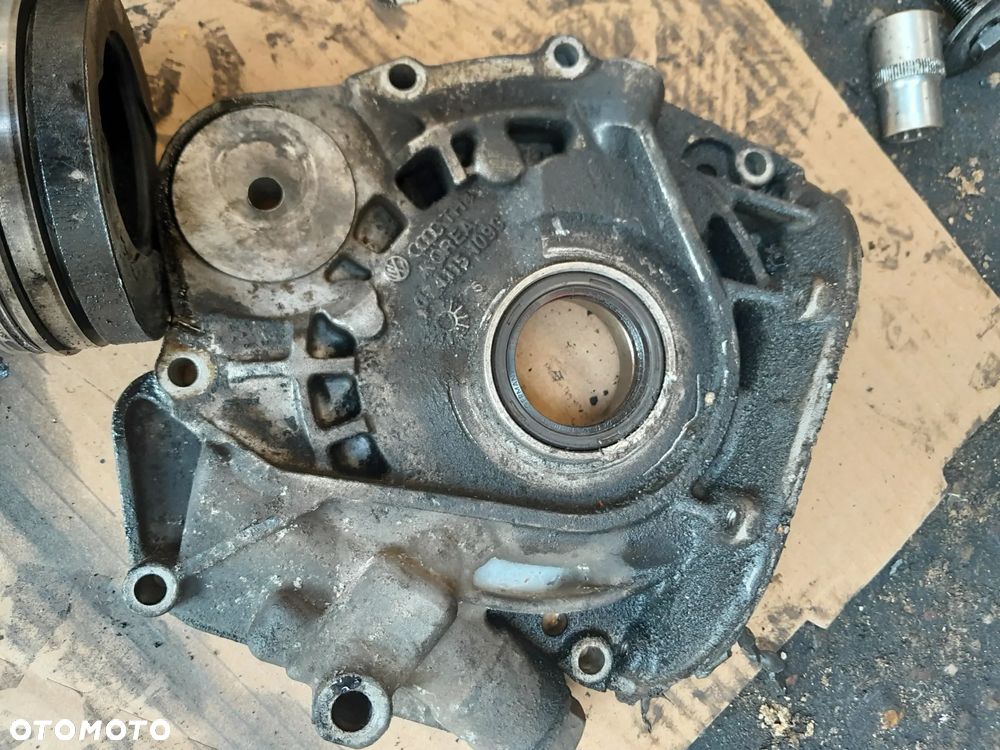 Pompa oleju VW Crafter 2.5 TDI 074115109G - 1