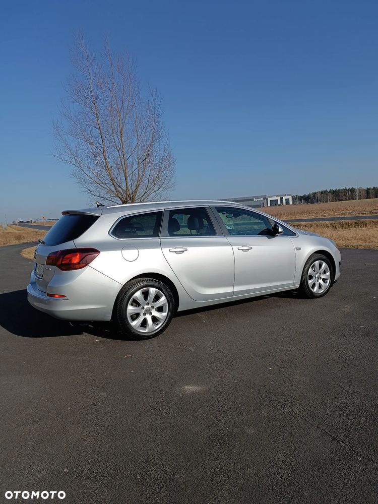 Opel Astra 2.0 CDTI ecoFLEX Start/Stop Exklusiv - 2