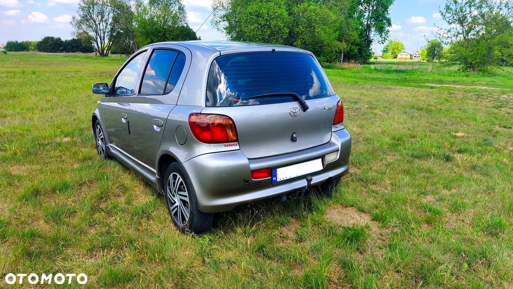 Toyota Yaris - 11