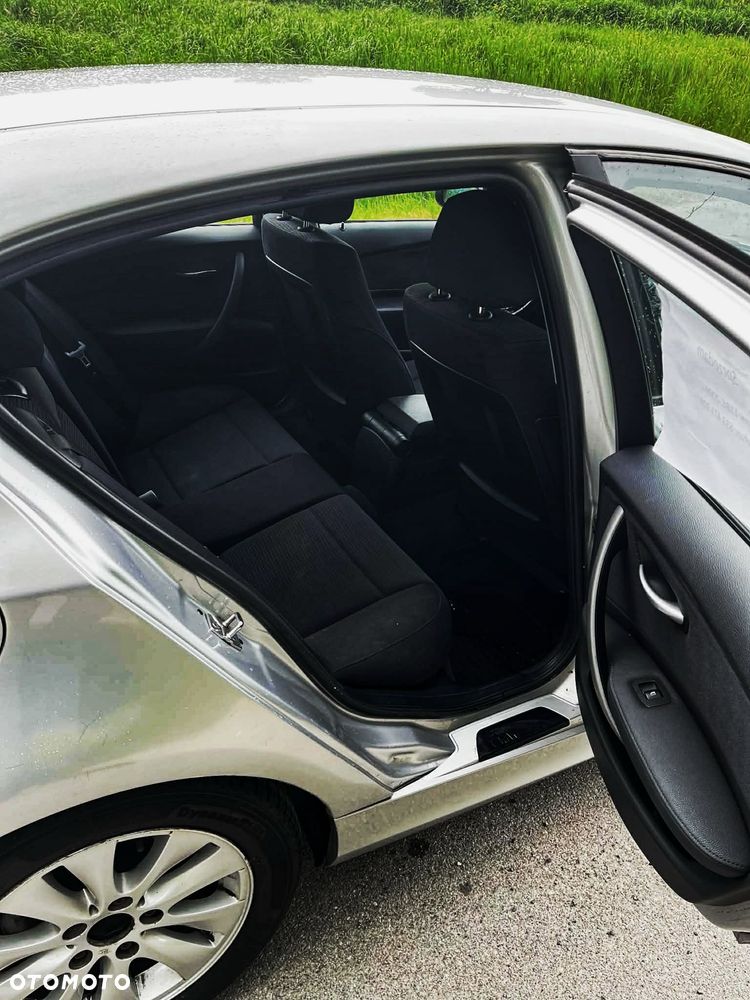 BMW Seria 1 118d DPF - 13