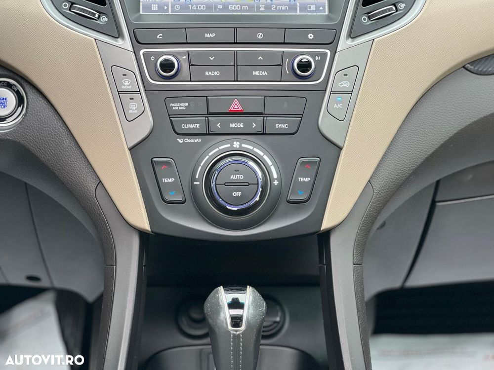 Hyundai Santa Fe 2.2 CRDi 4WD 8AT Luxury - 18