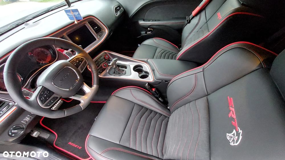 Dodge Challenger - 17