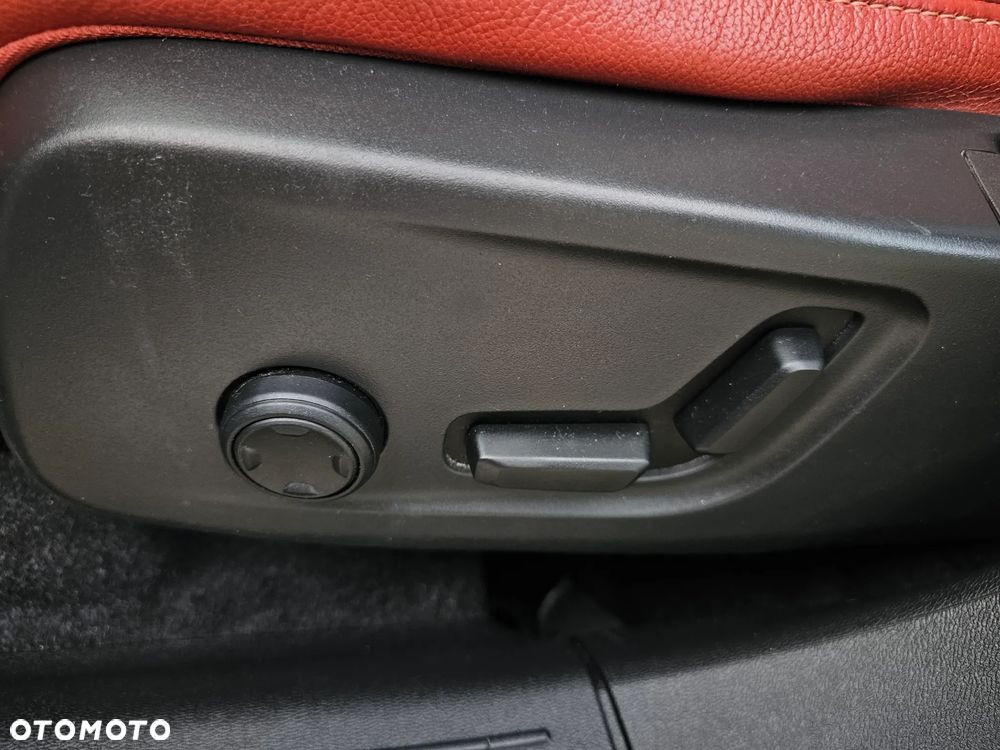 Volvo XC 40 B5 B AWD Ultimate Dark - 12