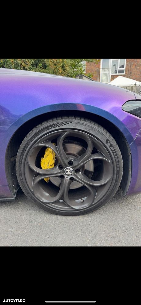 Alfa Romeo Giulia 2.0 Turbo 16V AT8-Q4 Veloce - 13