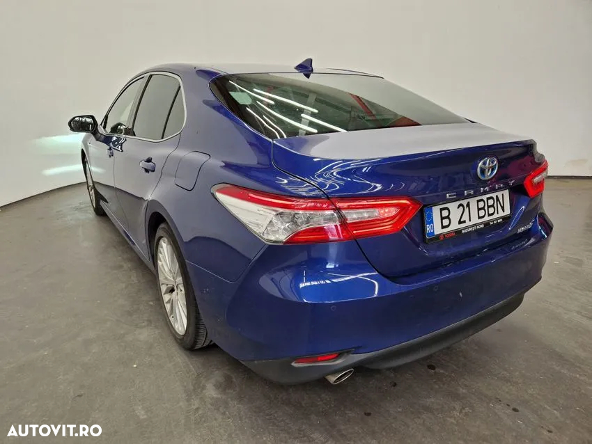 Toyota Camry - 2