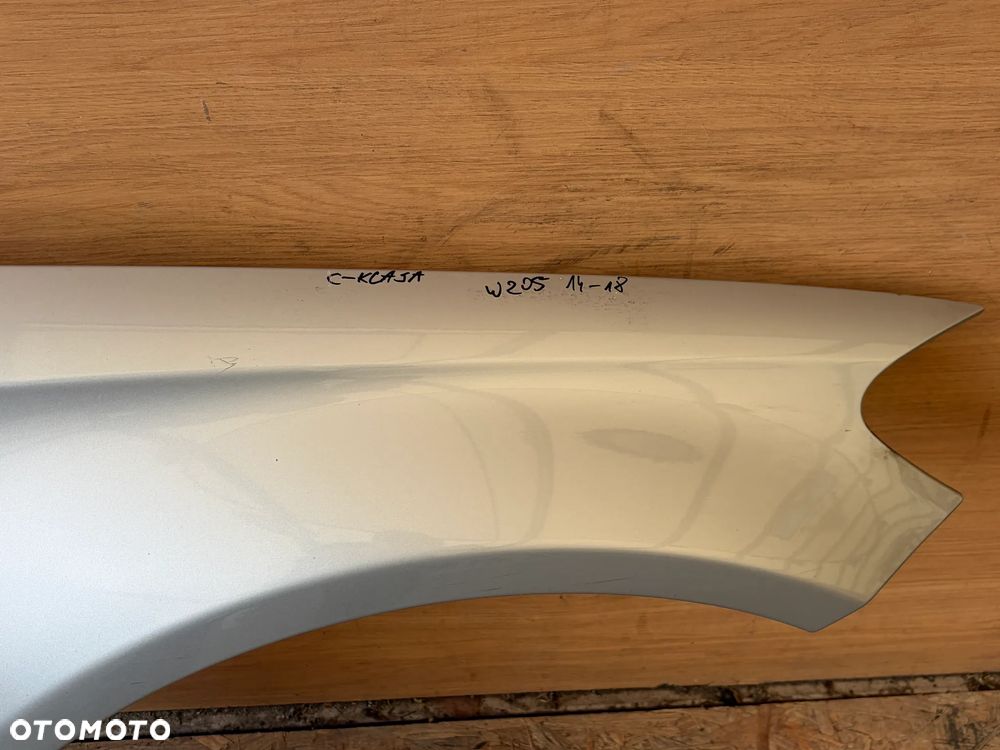 Błotnik przedni prawy Mercedes C-Klasa w205 14- A2058810201 - 4