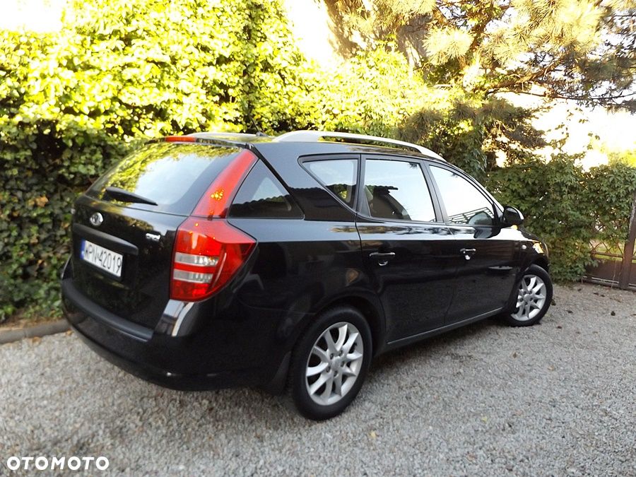 Kia Ceed - 4