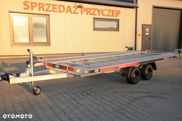 Lorries PLI27-4521 4.5 x 2 Zintegrowane Podjazdy Uchylna Grawitacyjnie DMC 2700KG Full LED
