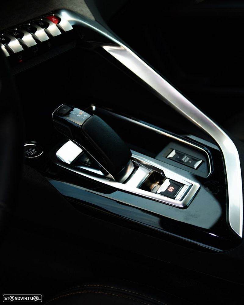 Peugeot 3008 Hybrid 225 e-EAT8 GT Pack - 17