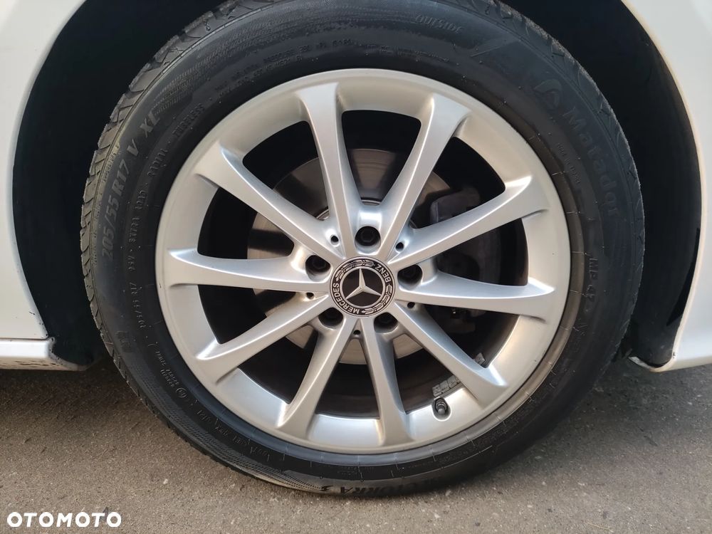 Mercedes-Benz CLA 180 d 7G-DCT - 13