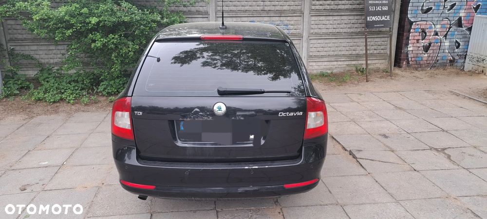 Skoda Octavia 1.6 TDI DPF Ambiente - 3