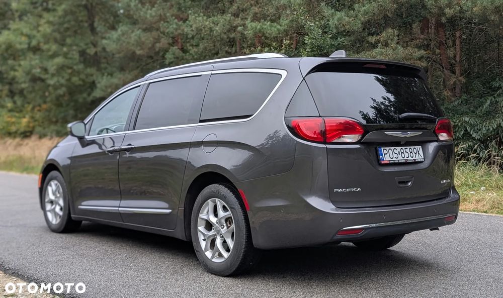 Chrysler Pacifica - 9