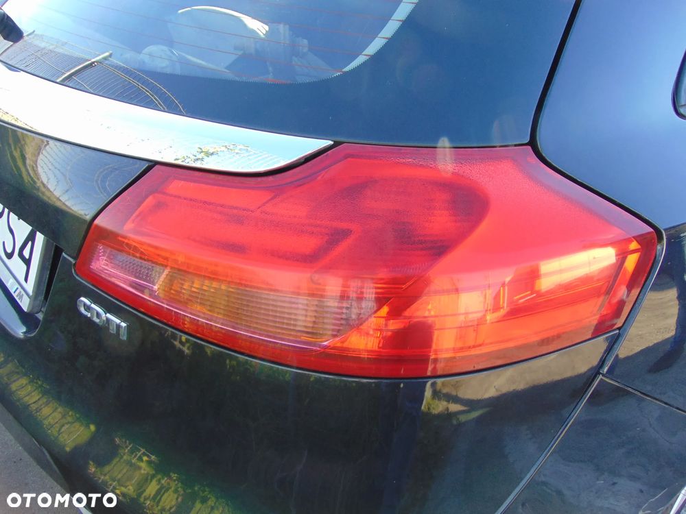 LAMPA PRAWA TYŁ OPEL INSIGNIA A KOMBI EUROPA