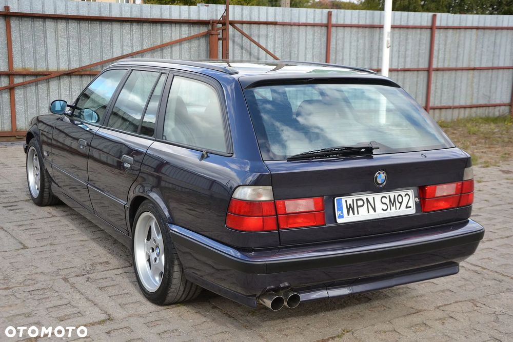 BMW Seria 5 540i - 38