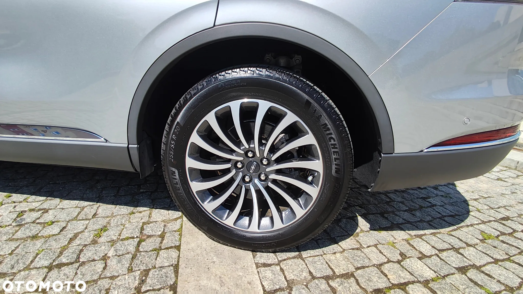 Lincoln Aviator - 27
