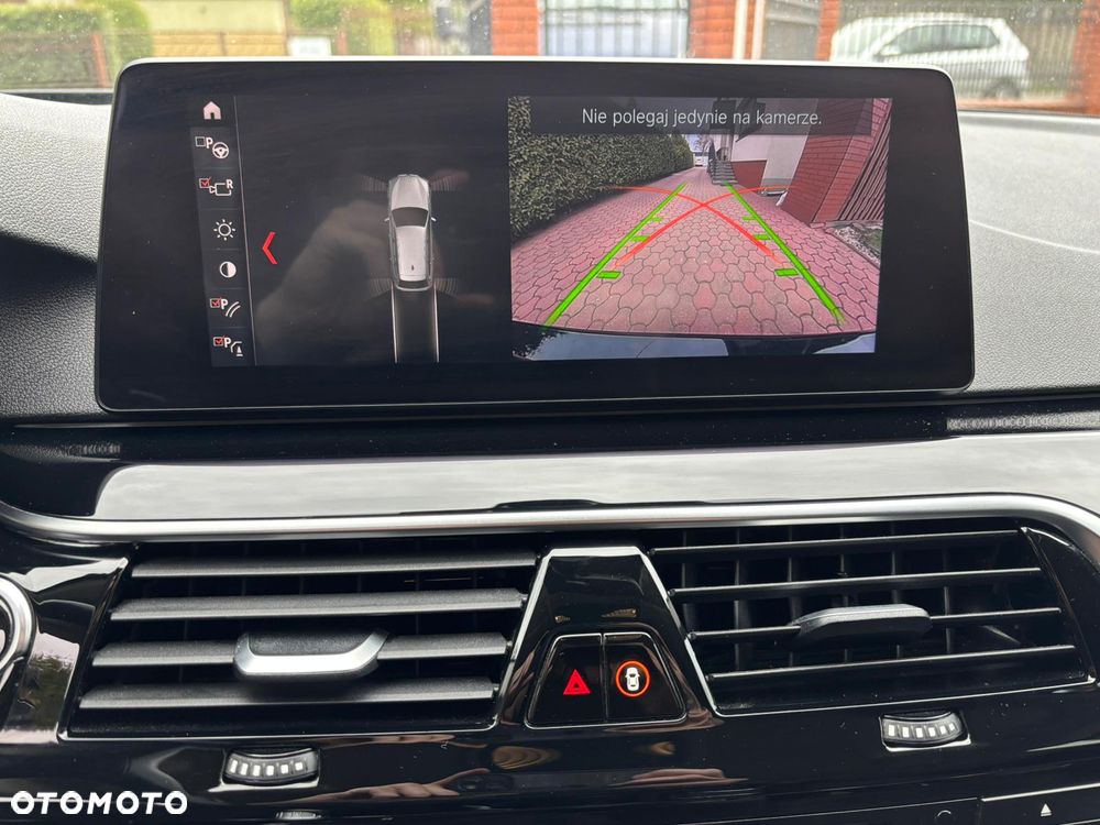 BMW Seria 5 525d Sport Line - 12