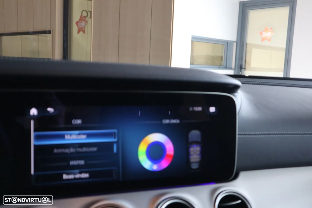 Mercedes-Benz E 300 de AMG Line - 20