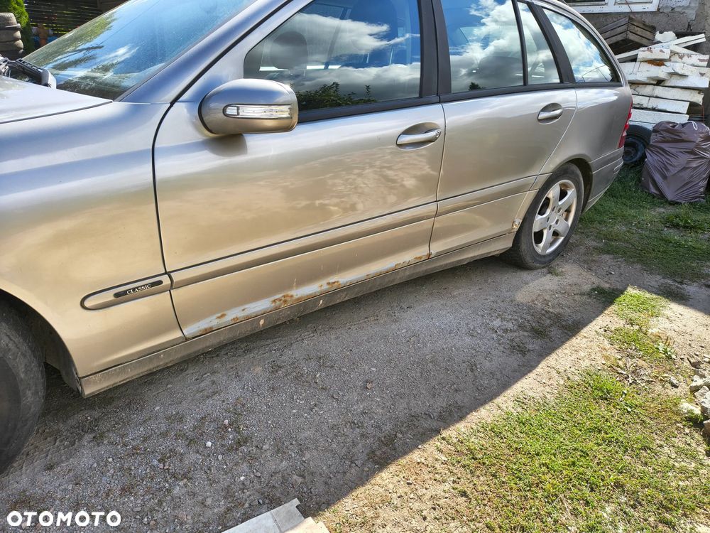 Mercedes-Benz Klasa C 200 T Kompressor Classic - 4