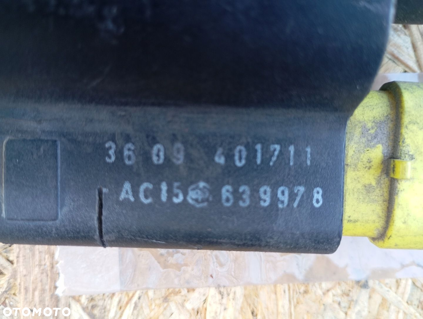 PIAGGIO VESPA 50 LX C381M CEWKA ZAPLONU - 2