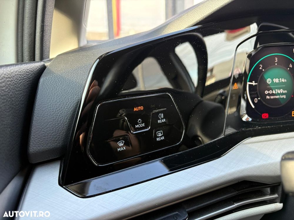 Volkswagen Golf - 22