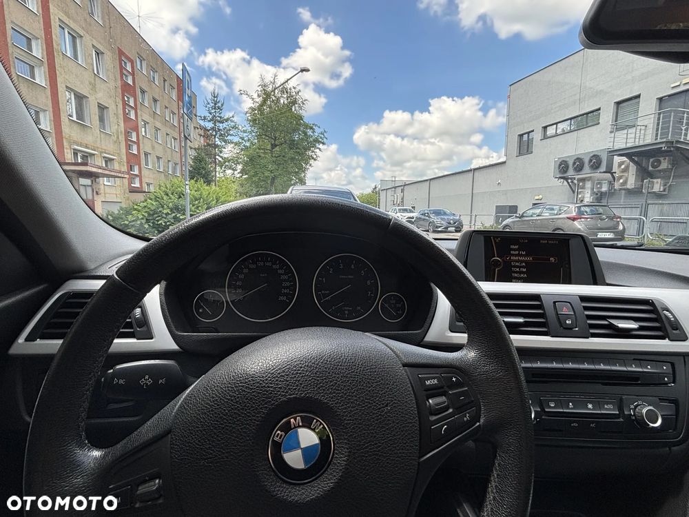 BMW Seria 3 - 16