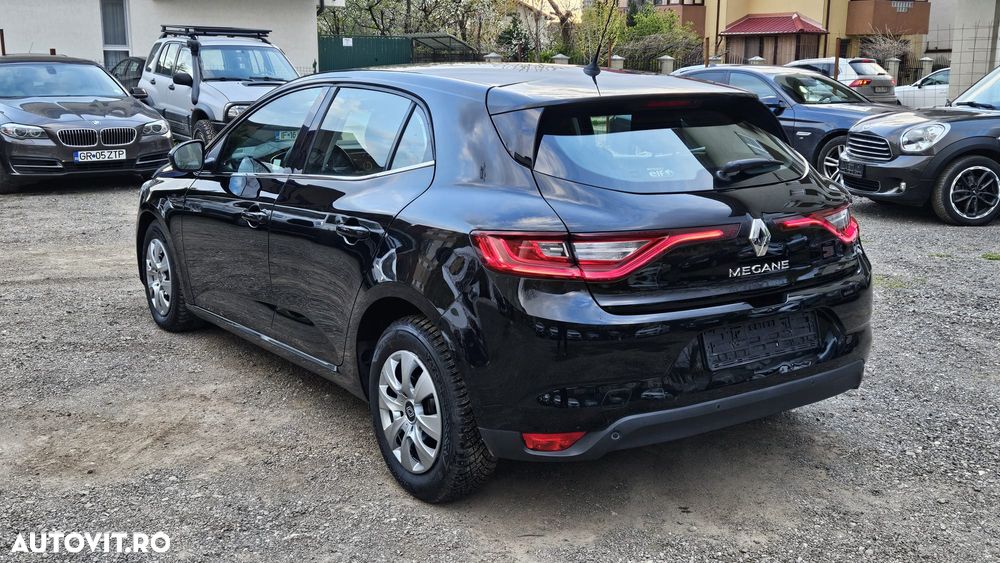 Renault Megane ENERGY TCe 115 Start & Stopp Paris Business - 4