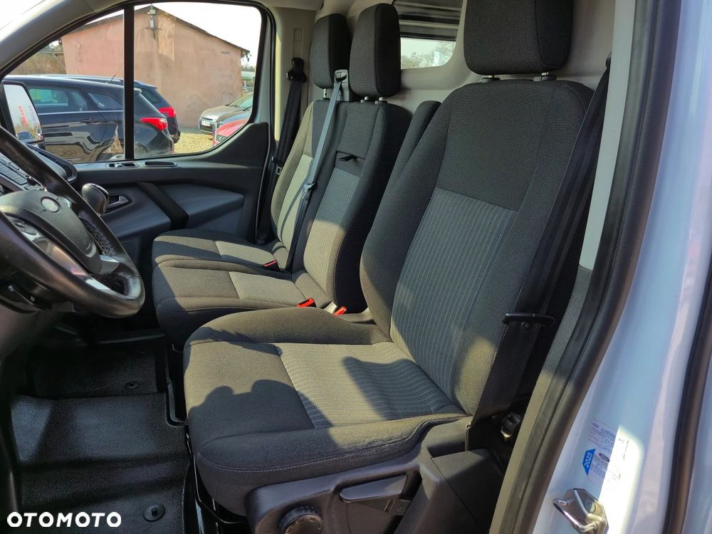 Ford TRANSIT CUSTOM - 25