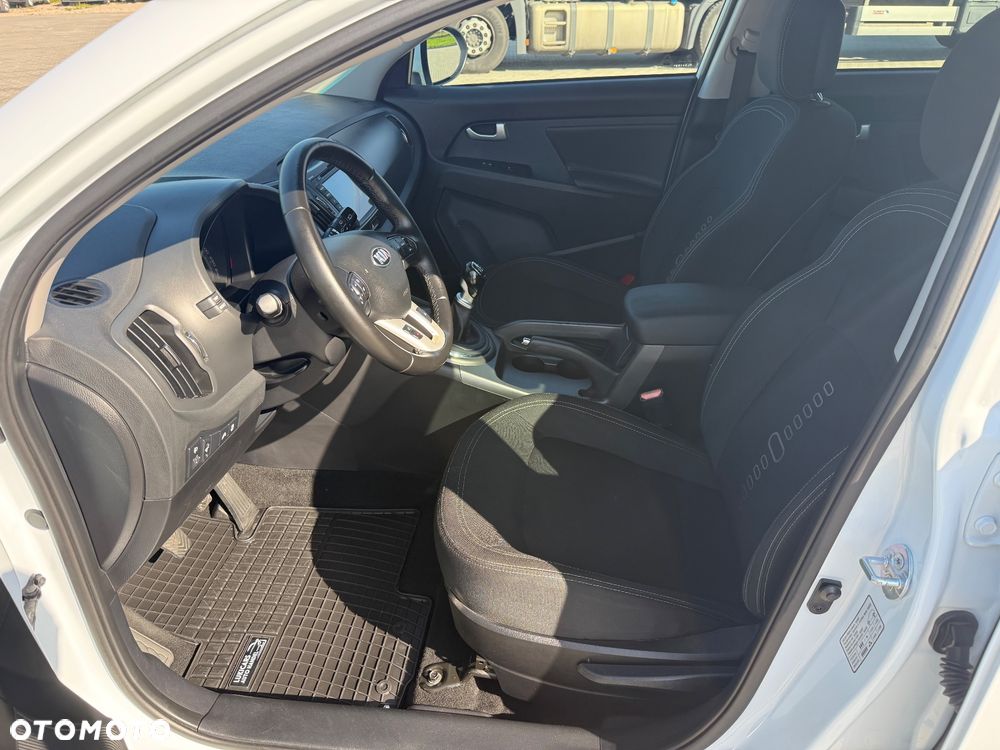 Kia Sportage 1.7 CRDI 2WD ISG Dream-Team Edition - 29