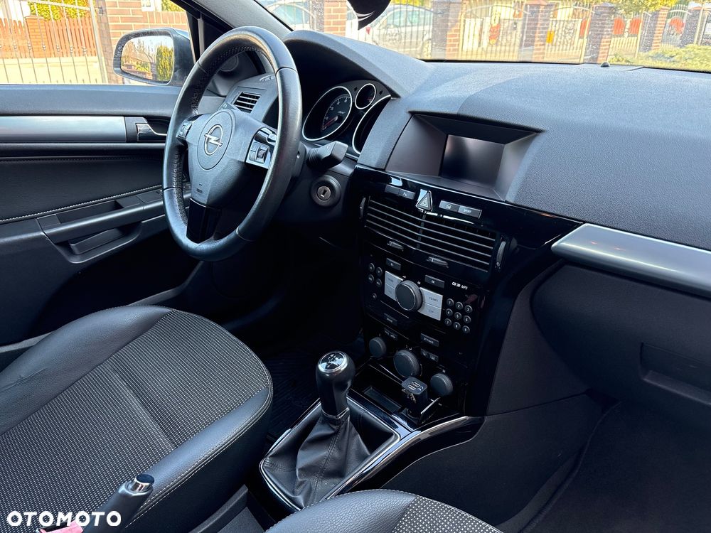 Opel Astra 1.6 Innovation - 25