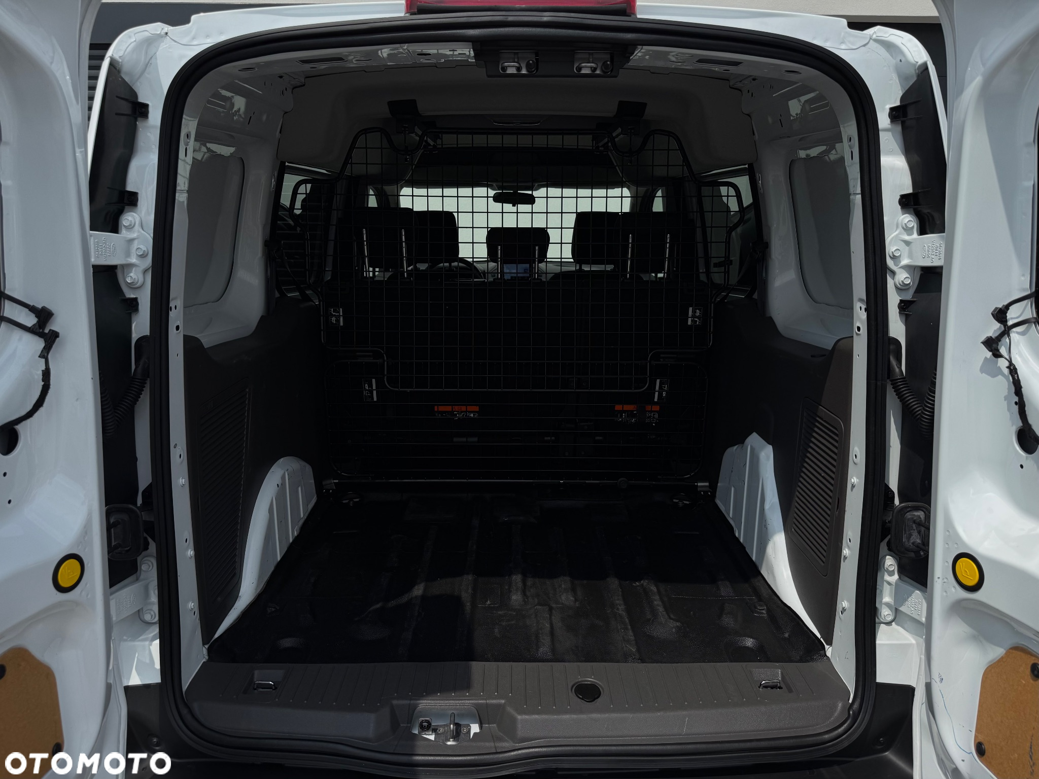 Ford Transit Connect 240 L2 Autm Trend - 32