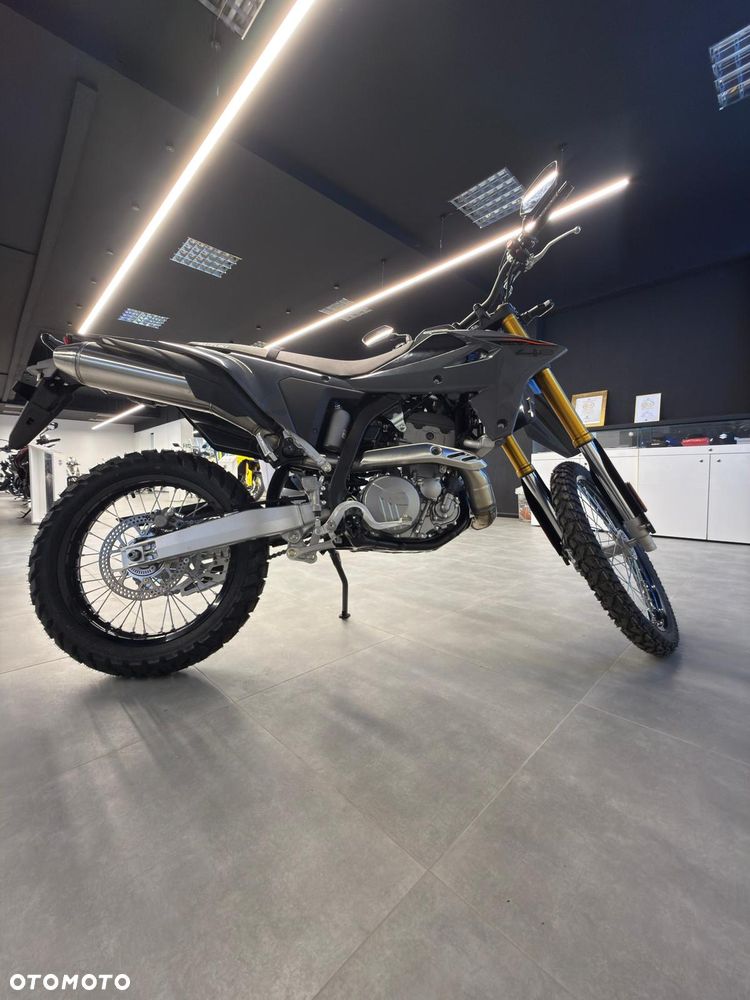 Suzuki DR-Z - 3