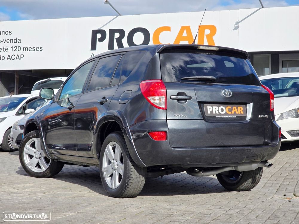 Toyota RAV4 2.2 D-4D X - 31