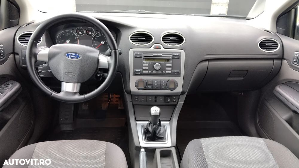 Ford Focus 1.6 16V Titanium - 9