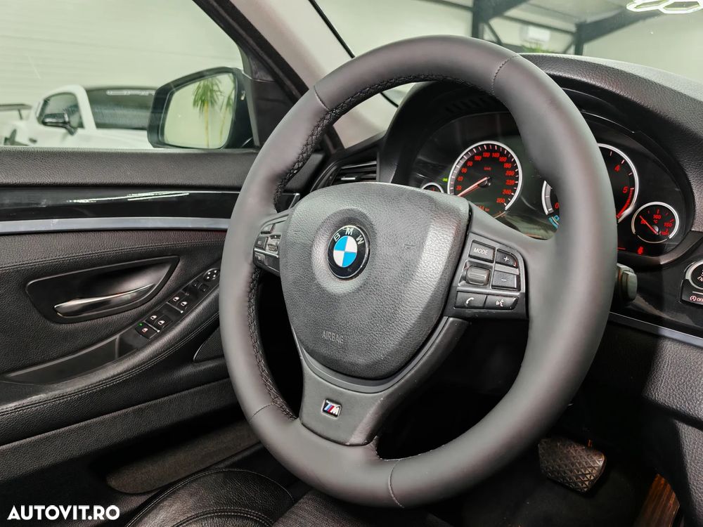 BMW Seria 5 525d xDrive Touring Sport-Aut. - 12